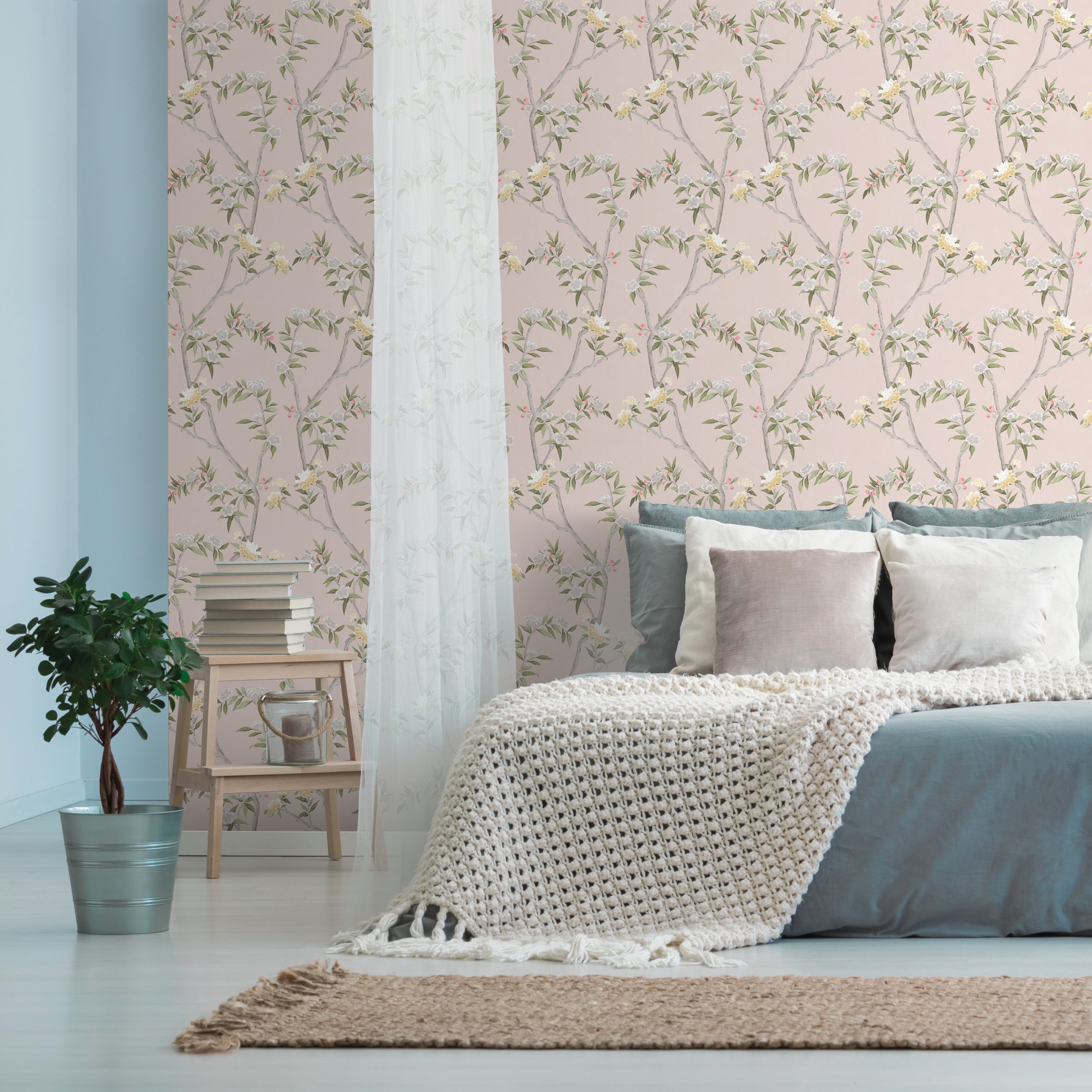 Knit,Blanket,On,King-size,Bed,In,Natural,Warm,Bedroom,Of